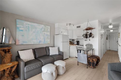 6102 Seawall Blvd, Galveston, TX, 77551-2031 | Card Image