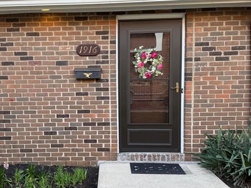 1916 Willoway Cir S, Columbus, OH, 43220-7527 | Card Image