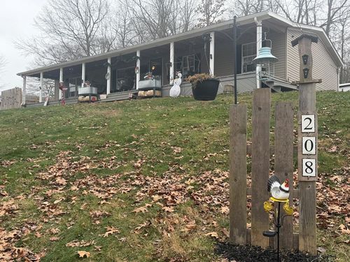 208 Velma Dr, Wellston, OH, 45692-9203 | Card Image