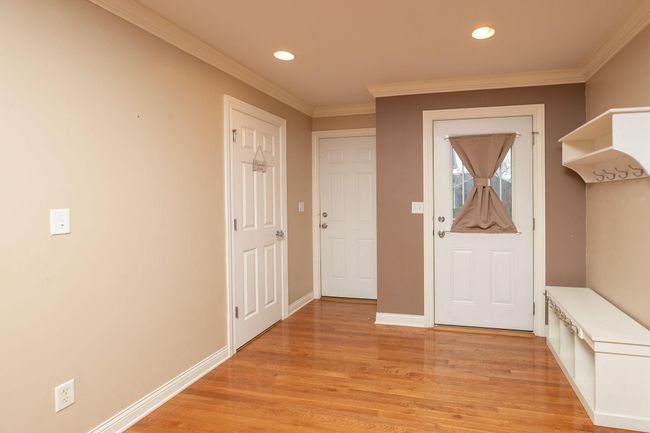 4-web-or-mls-04-Foyer.jpg | Image 4