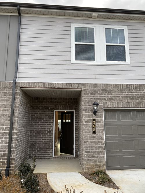 365 Coleman Ct, Columbia, TN, 38401-2990 | Card Image