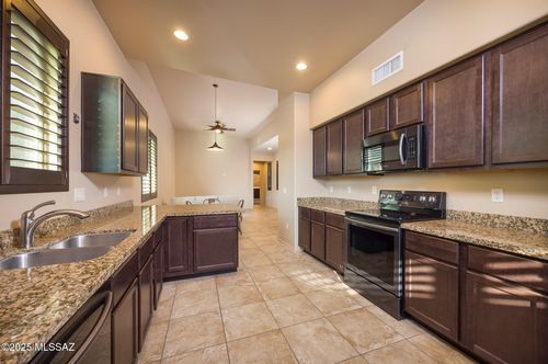 10571 E Marchetti Loop, Tucson, AZ, 85747-6083 | Card Image