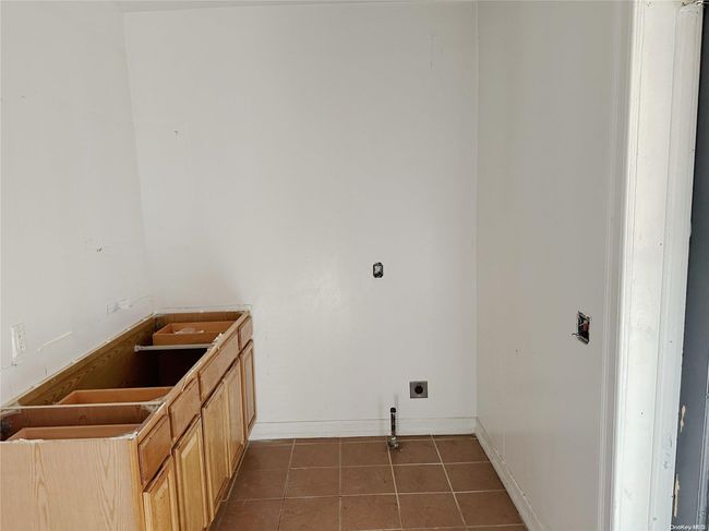 4465 Park Ave, House other with 4 bedrooms, 2 bathrooms and null parking in Bronx NY | Image 6