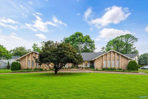 3300 Treemont Street Sw, Huntsville, AL, 35801 | Card Image