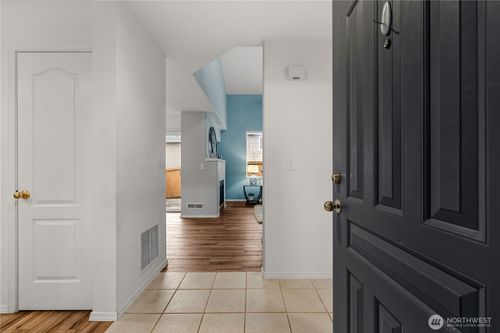 apt-242-1430 W Casino Rd, Everett, WA, 98204-4990 | Card Image