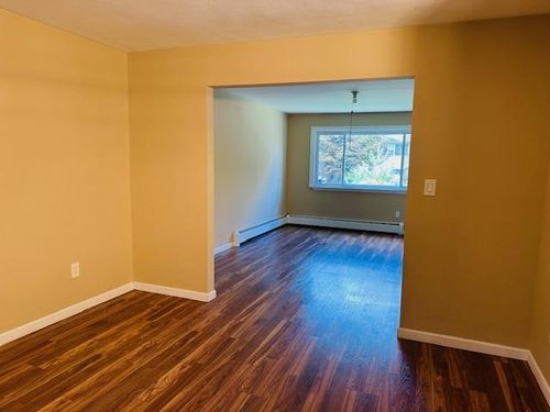 2 Mountain Ave, Middletown, NY, 10940-6229 | Card Image