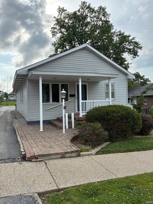 909 N Washington St, Bicknell, IN, 47512-1341 | Card Image
