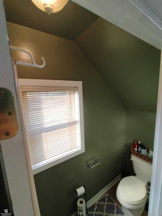 Master Bedroom Bathroom | Image 38