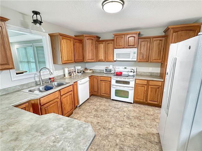 1113 Unique Ct, House other with 4 bedrooms, 3 bathrooms and null parking in Mattoon IL | Image 6