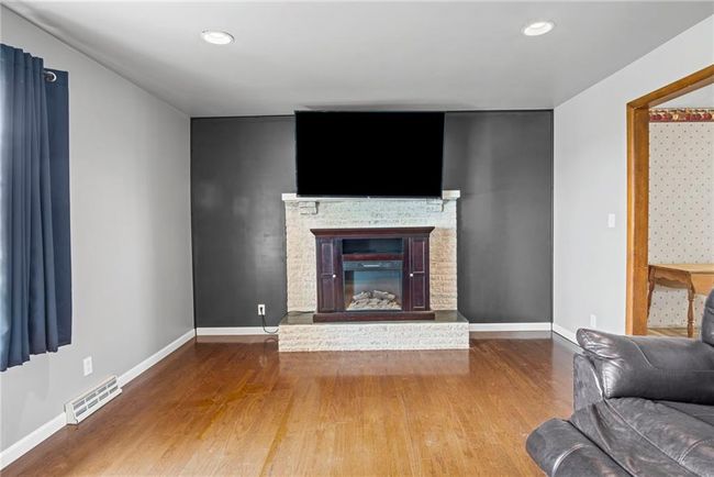 4232 Haskell Rd, House other with 3 bedrooms, 3 bathrooms and null parking in Effingham KS | Image 5