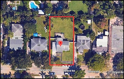 933 Upland Rd, West Palm Beach, FL, 33401-7549 | Card Image