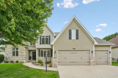 4969 Brittany Ct, Bettendorf, IA, 52722-6972 | Card Image