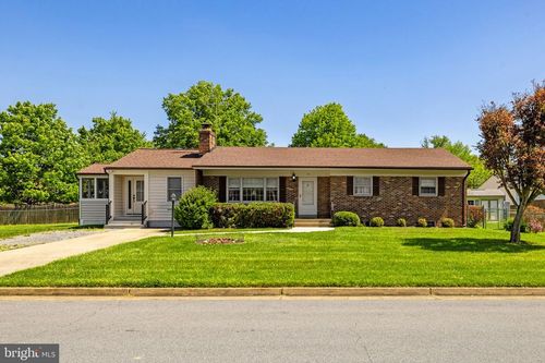 15 Hamilton Terrace Dr, Hamilton, VA, 20158-9549 | Card Image