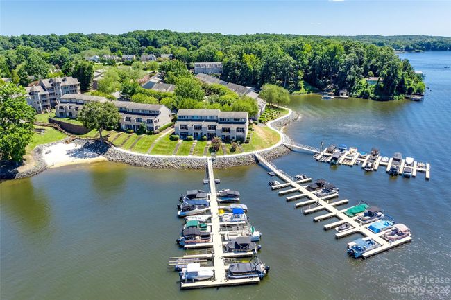 14055 Queens Harbor Rd, Townhouse with 3 bedrooms, 4 bathrooms and null parking in Charlotte NC | Image 18