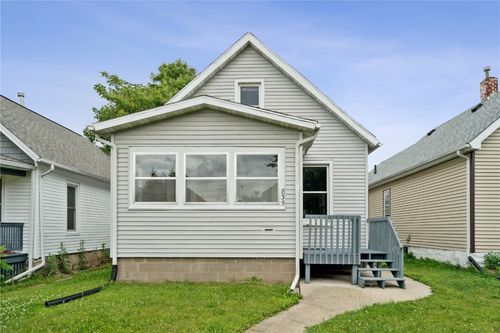 835 10th St Sw, Cedar Rapids, IA, 52404-1905 | Card Image