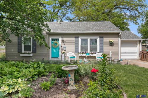 2945 S 42nd Street, Lincoln, NE, 68506 | Card Image