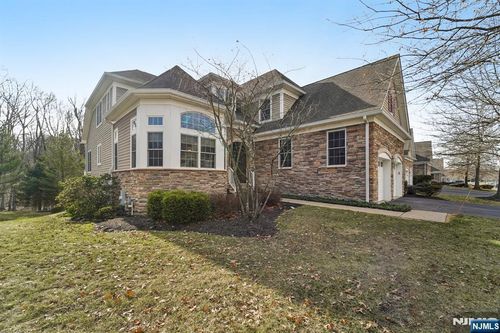 16 Baxter Ln, West Orange, NJ, 07052-1429 | Card Image