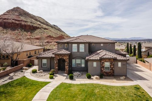 2038 S Great Basin Dr, Washington, UT, 84780-8323 | Card Image