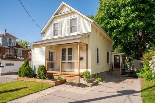 52 Henry St, Kitchener, ON, N2G1P3 | Card Image