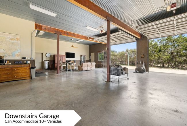 2401 W Fitzhugh Rd, House other with 3 bedrooms, 3 bathrooms and 3 parking in Dripping Springs TX | Image 23