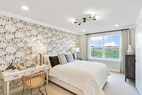 74 Hawthorn Ridge Dr, Hawthorn Woods, IL, 60047-8452 | Card Image