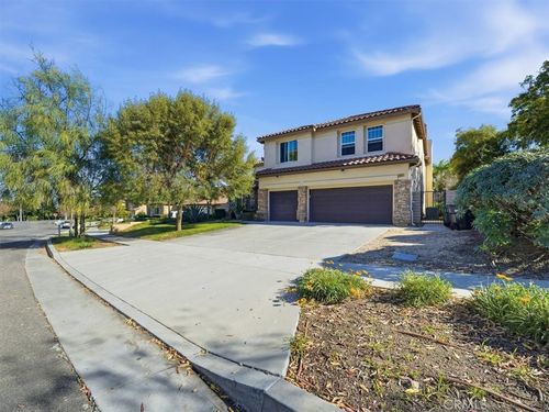 2947 Gilbert Ave, Corona, CA, 92881 | Card Image