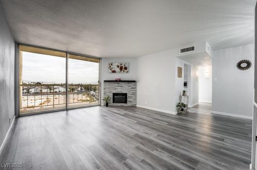 141-745 N Royal Crest Cir, Las Vegas, NV, 89169-3884 | Card Image