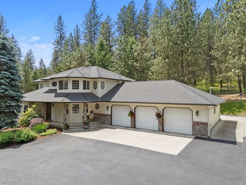9015 N Murray Rd, Newman Lake, WA, 99025-9492 | Card Image
