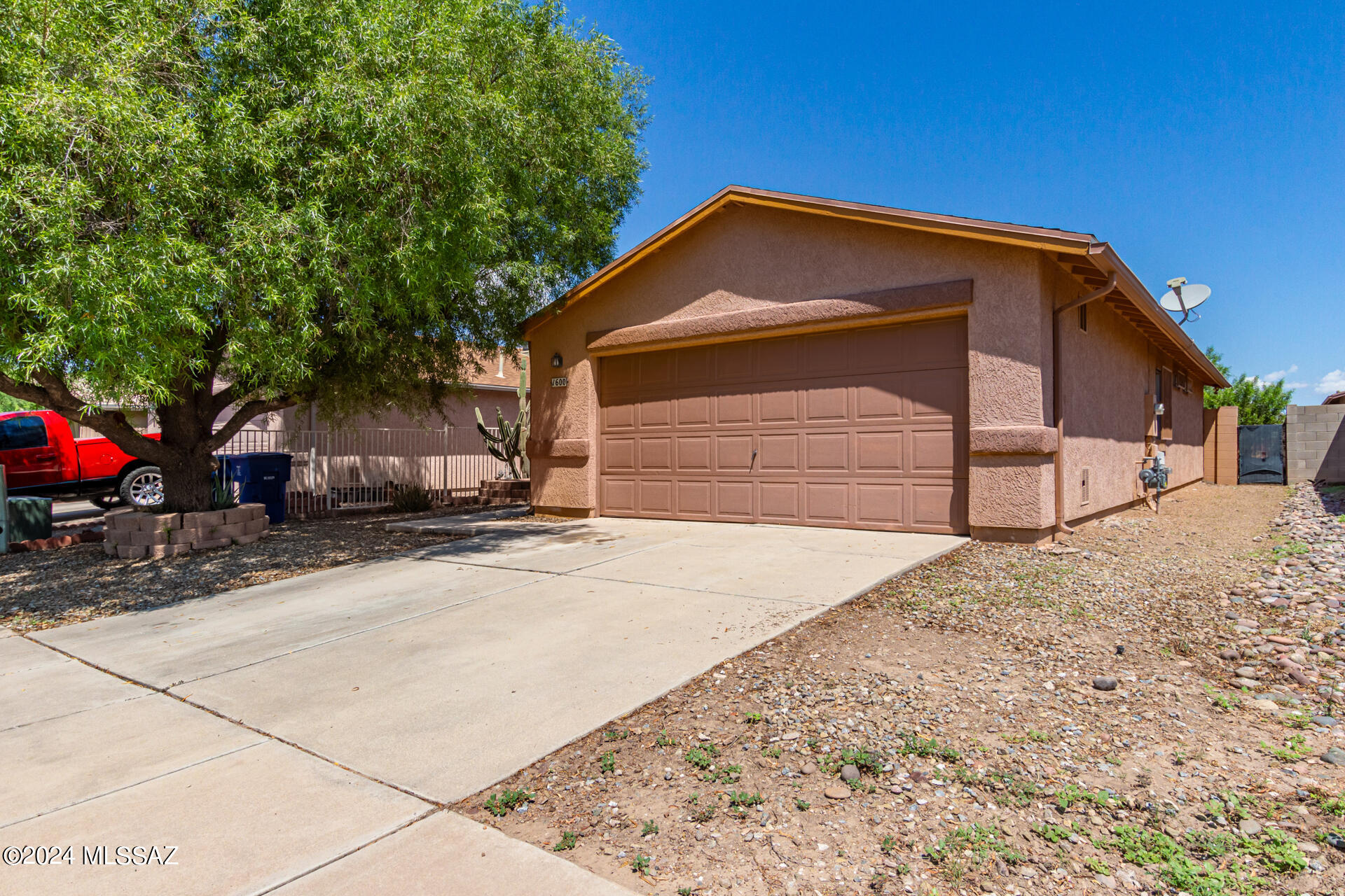 Mulholland Ct, Tucson, AZ 85746