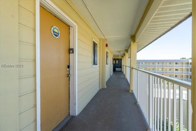 2402 - 663 William Hilton Parkway, Condo with 2 bedrooms, 2 bathrooms and null parking in Hilton Head Island SC | Image 2