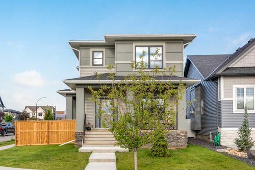800 Reynolds Manor Sw, Airdrie, AB, T4B5G2 | Card Image