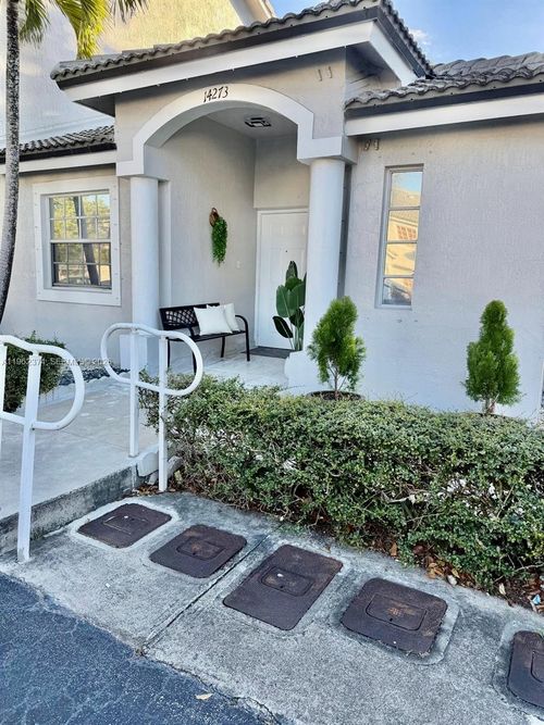 11-14273 Sw 120th Ct, Miami, FL, 33186-6067 | Card Image