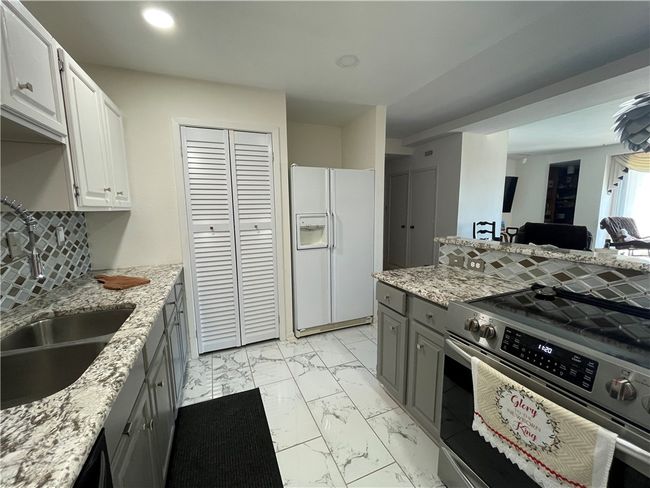 APT-402 - 520 S Chaparral St, Condo with 2 bedrooms, 2 bathrooms and 2 parking in Corpus Christi TX | Image 16