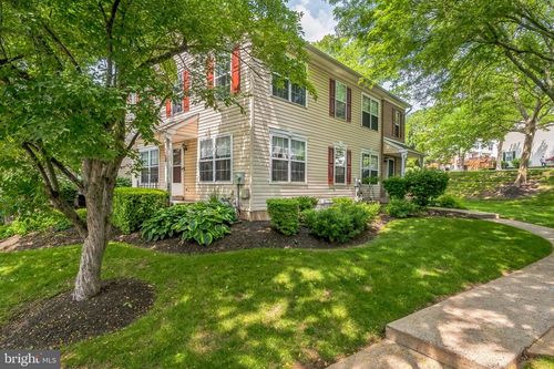 ain-3914 Captain Molly Cir, DOYLESTOWN, PA, 18902-9049 | Card Image