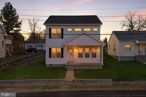 819 E Moler Ave, MARTINSBURG, WV, 25404-4729 | Card Image