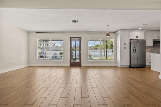 Main Living Roon | Image 12