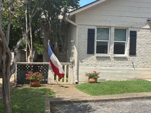 307 Quarry St, San Marcos, TX, 78666-4132 | Card Image