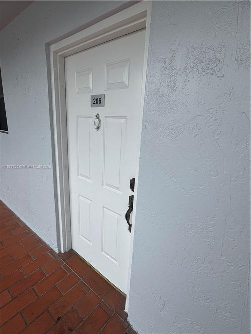 apt-206-5765 W 25th Ct, Hialeah, FL, 33016-4454 | Card Image