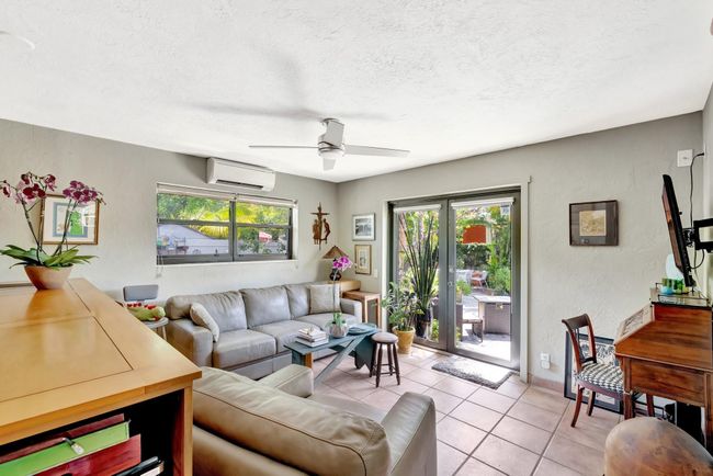 1401 Den that could be converted to a bedroom. | Image 34
