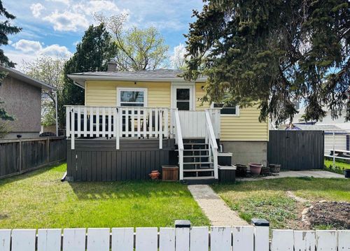 7417 24 St Se, Calgary, AB, T2C0Y7 | Card Image