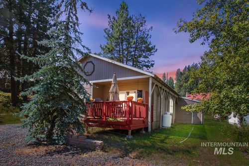 211 S Idaho St, Cascade, ID, 83611-7774 | Card Image