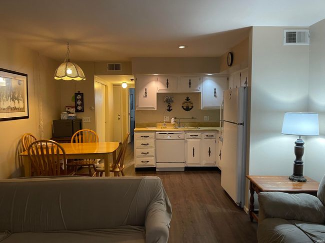 APT-7 - 8960 E Hatchery Rd, Condo with 1 bedrooms, 1 bathrooms and null parking in Syracuse IN | Image 5
