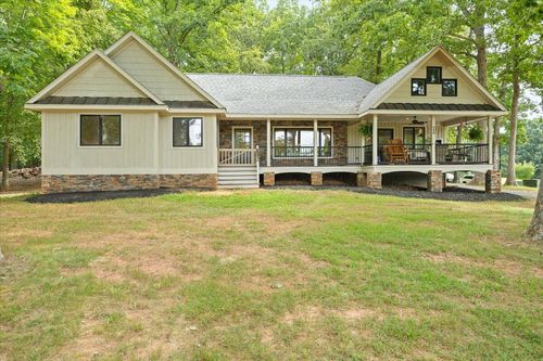 606 Surrey Dr, Huddleston, VA, 24104-3121 | Card Image