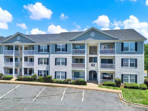 1182 Plaza Walk Dr, Charlotte, NC, 28215-1814 | Card Image
