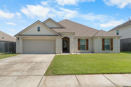 35605 Vandora Dr, Denham Springs, LA, 70706-1254 | Card Image