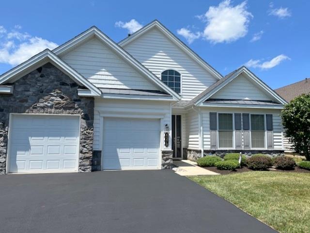 Colonial Ln, Center Valley, PA 18034