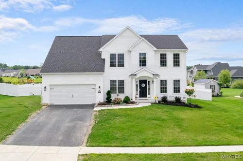 5472 Sycamore Ln, Hamburg, NY, 14075-3687 | Card Image