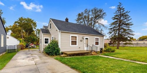 17914 Birmingham St, Roseville, MI, 48066-4671 | Card Image