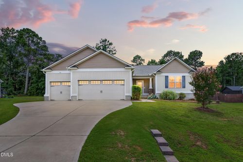 235 Highcroft Cir, Benson, NC, 27504-8082 | Card Image