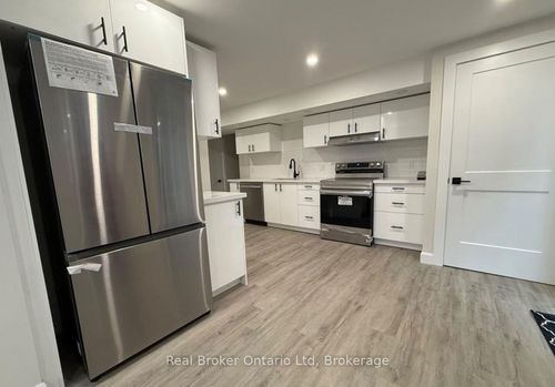 29 Hewitt Pl, Barrie, ON, L4M7B3 | Card Image